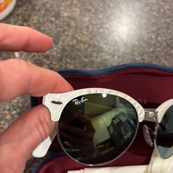 Women’s mother of pearl cat eye Ray-Ban’s - Picture 5 of 5